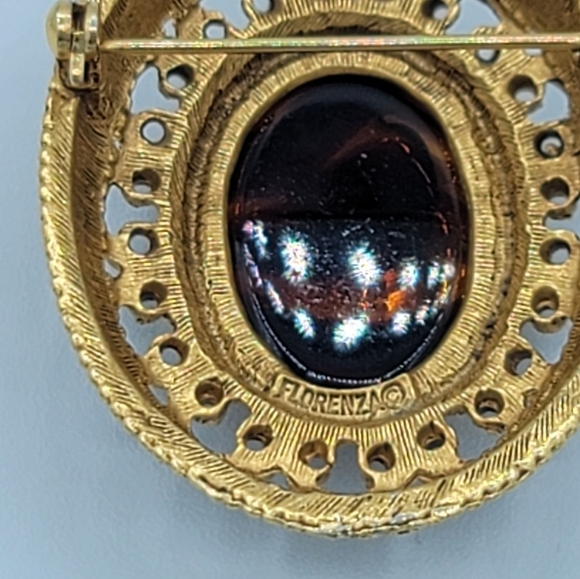 Florenza Tortoise Shell Cameo Gold Tone Brooch #848 - Picture 9 of 13